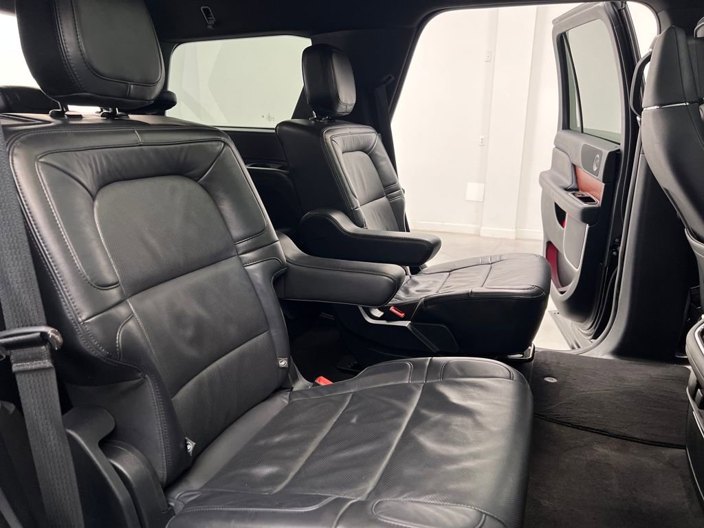 Used 2024 Lincoln Navigator Reserve image 18