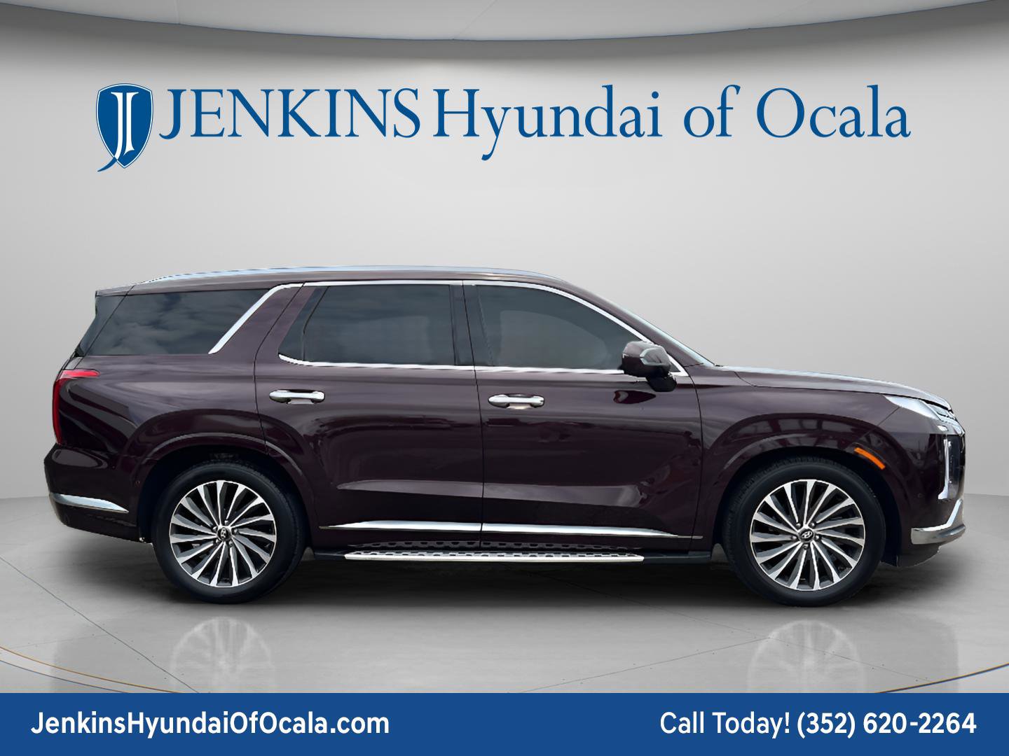 Used 2023 Hyundai Palisade Calligraphy FWD image 2