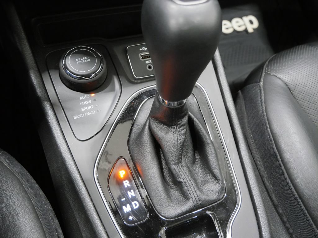 Used 2020 Jeep Cherokee Limited AWD/4WD image 24