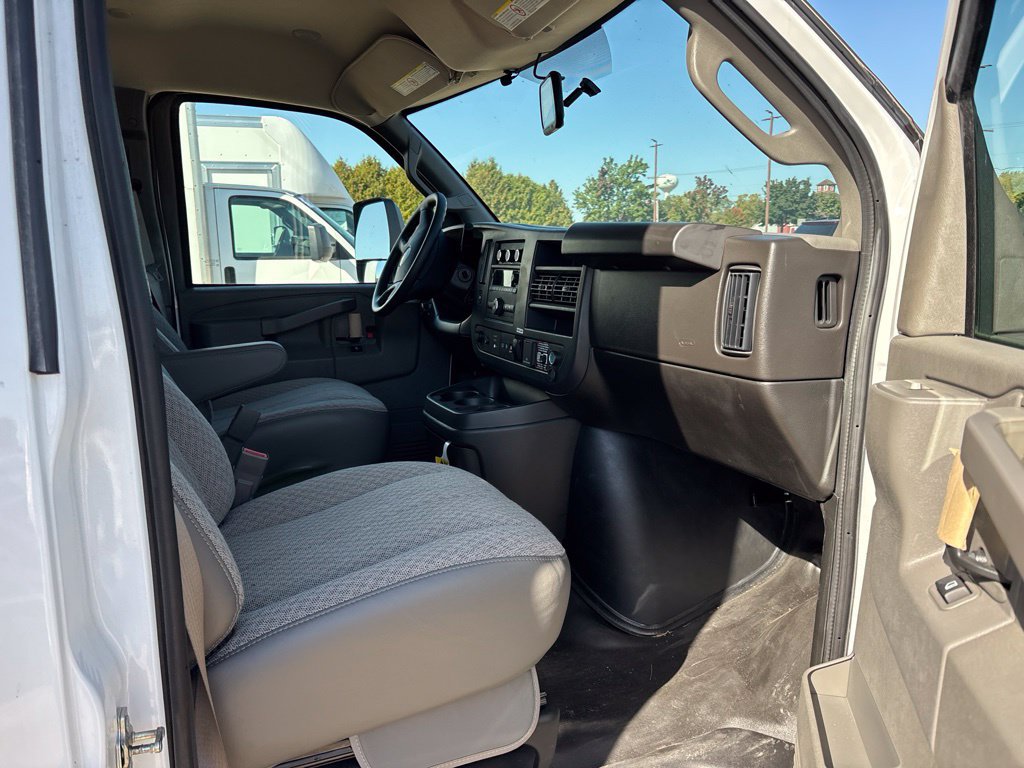 New 2025 GMC Savana 4500 w/ Power Convenience Package RWD image 10