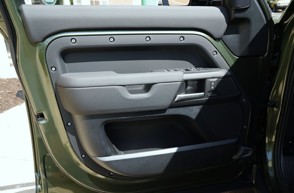 New 2026 Land Rover Defender 110 S AWD/4WD image 10