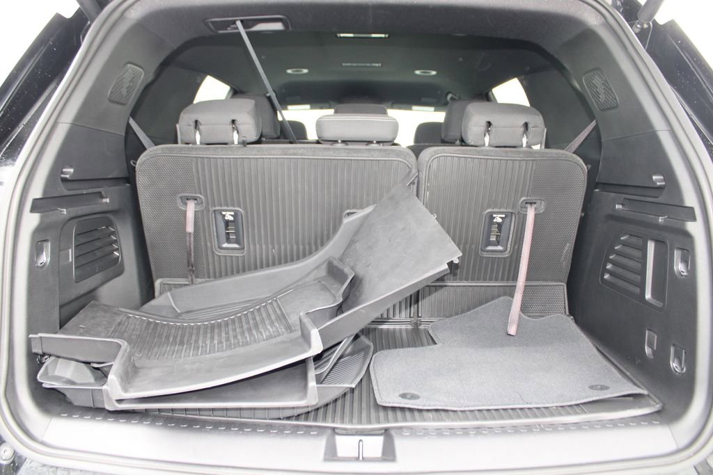 Used 2024 Chevrolet Traverse LS w/ Midnight/Sport Edition image 32