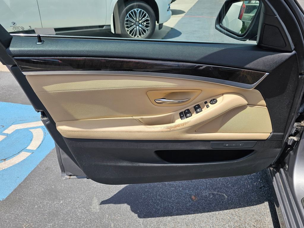 Used 2016 BMW 528i Sedan image 11