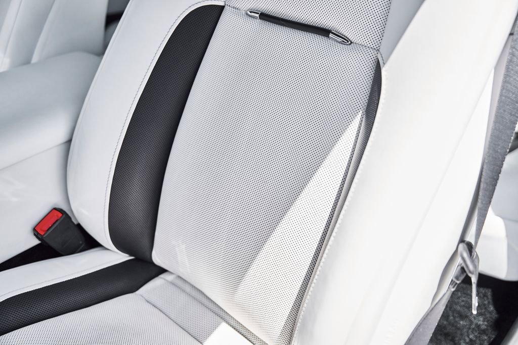 Used 2019 Rolls-Royce Wraith RWD image 43