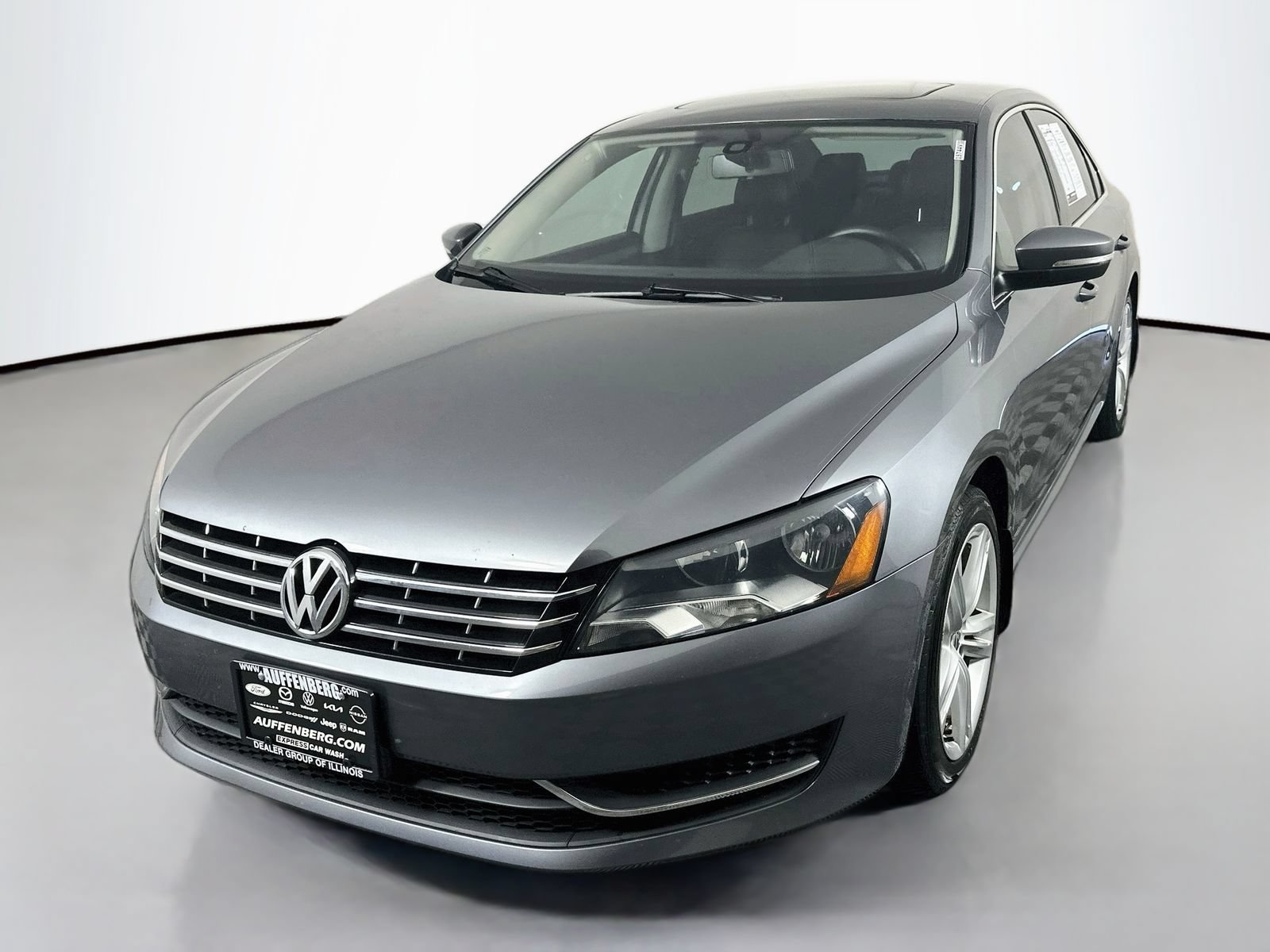 Used 2015 Volkswagen Passat TDI SE FWD image 3