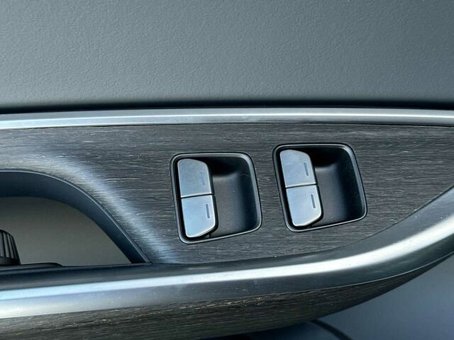 Used 2024 Lucid Air Touring image 13