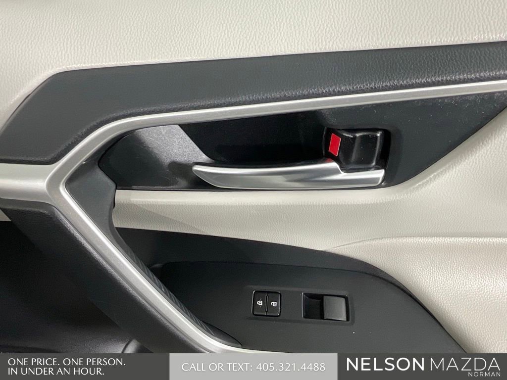 Used 2020 Toyota RAV4 XLE image 21