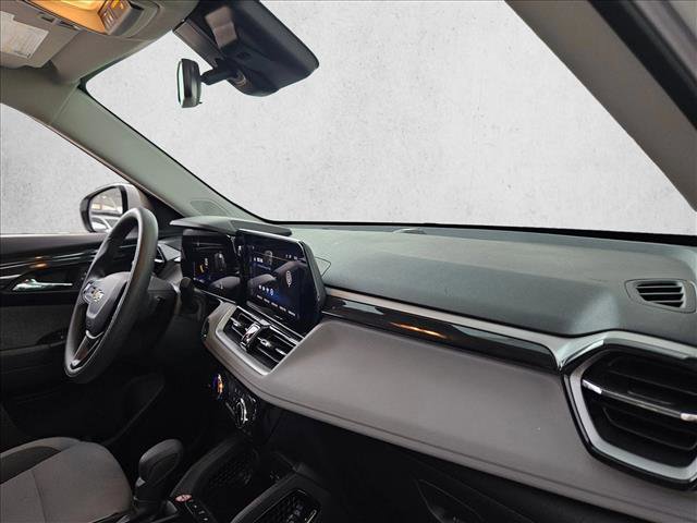 Used 2025 Chevrolet TrailBlazer LT AWD/4WD image 22