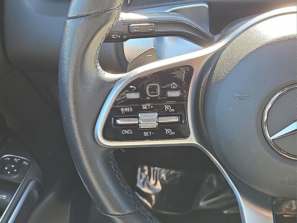 Used 2022 Mercedes-Benz GLB 250 w/ Premium Package Lite image 18