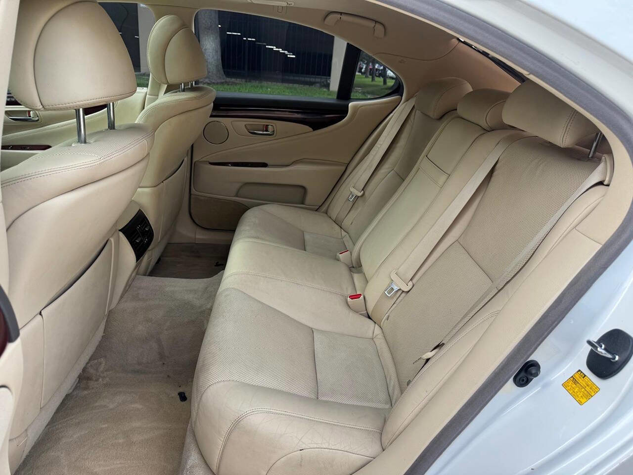 Used 2011 Lexus LS 460 w/ Comfort Pkg RWD image 12