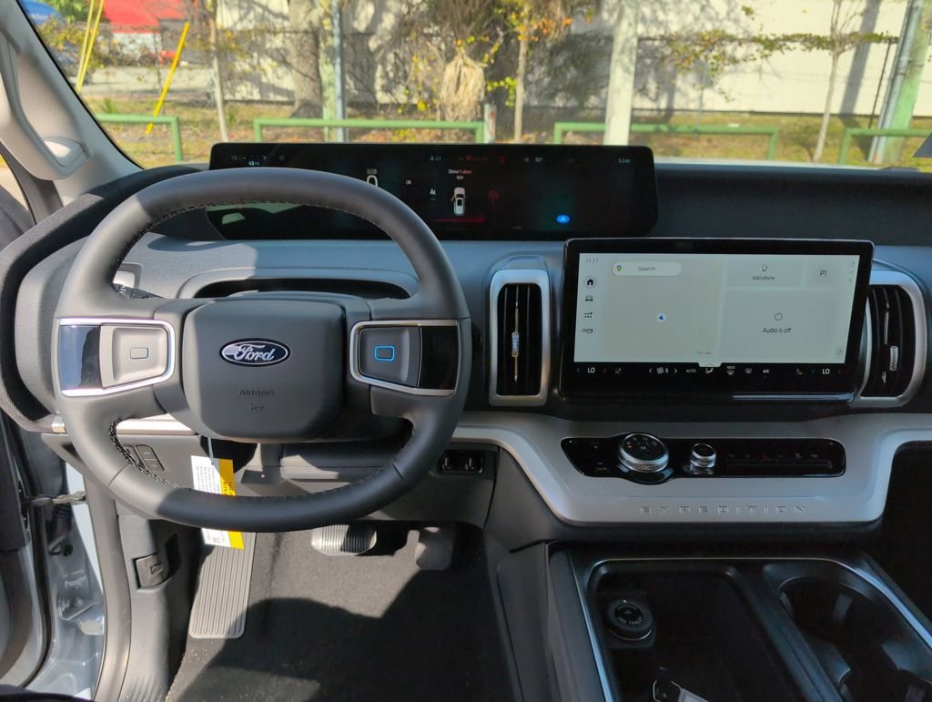 New 2026 Ford Expedition Active image 18