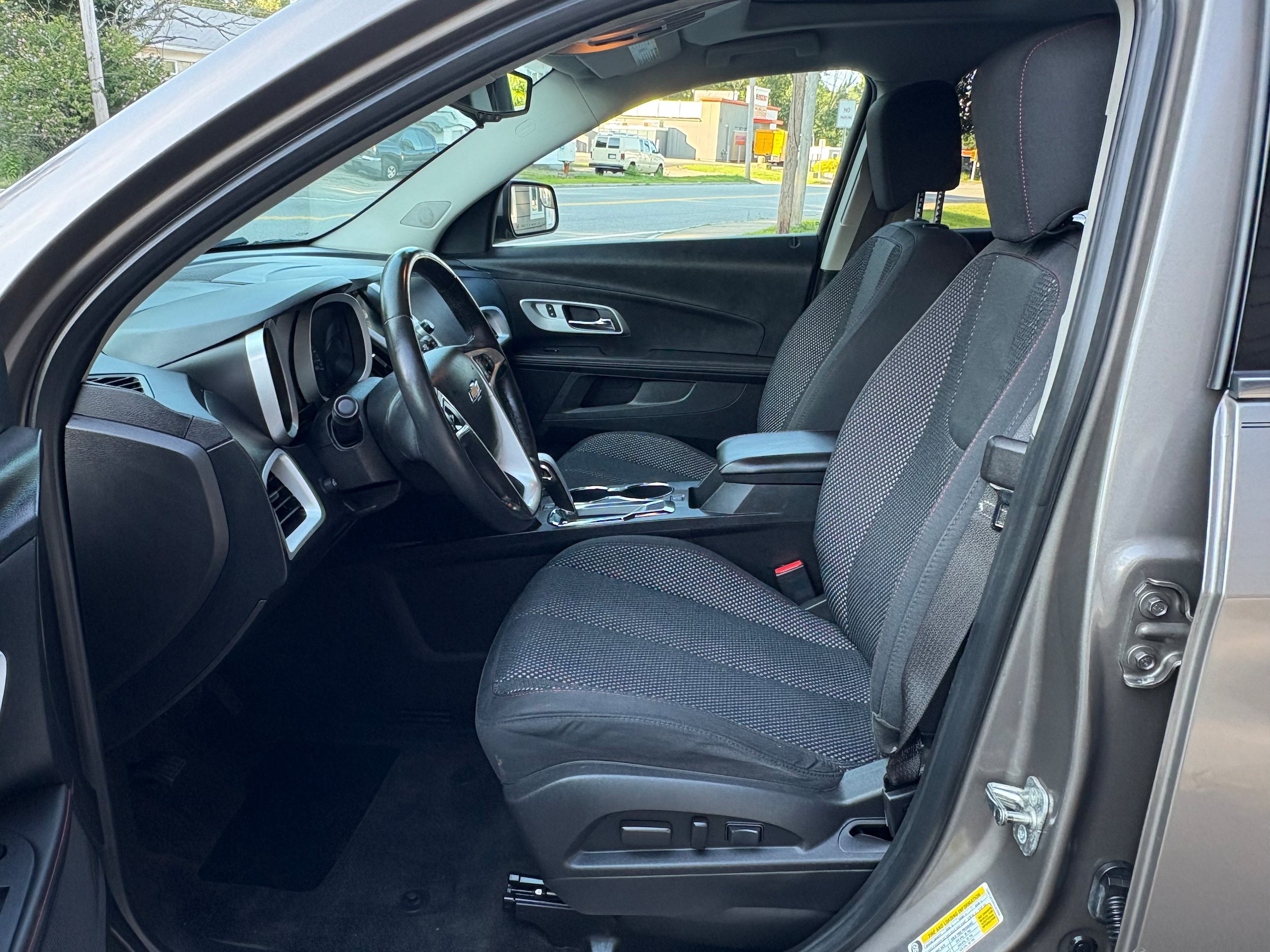 Used 2012 Chevrolet Equinox LT w/ Driver Convenience Package AWD/4WD image 10