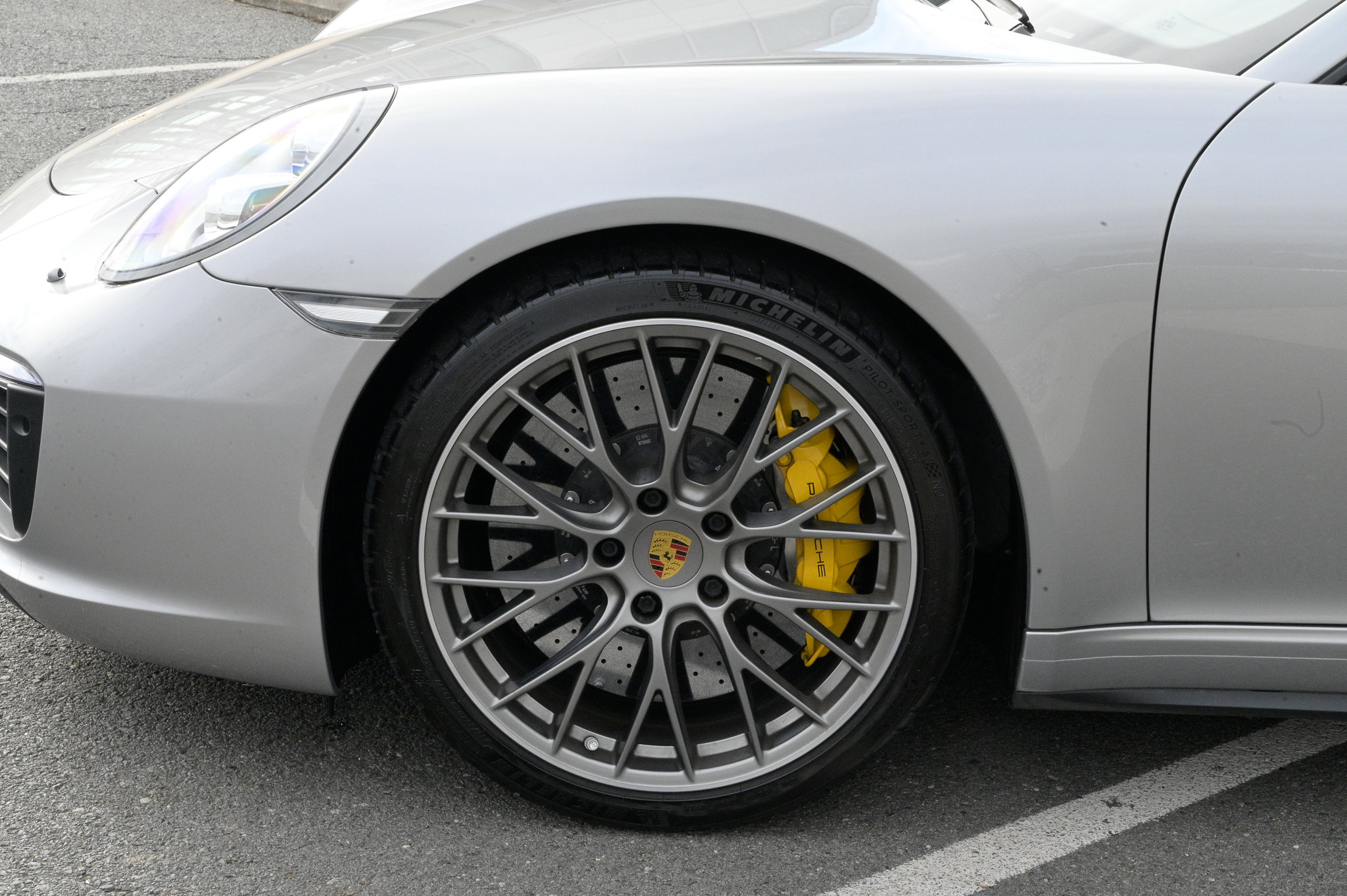 Used 2017 Porsche 911 Carrera 4S image 9