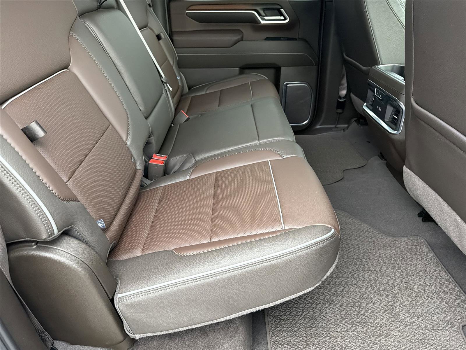 Used 2024 GMC Sierra 2500 Denali w/ Denali Reserve Package AWD/4WD image 15