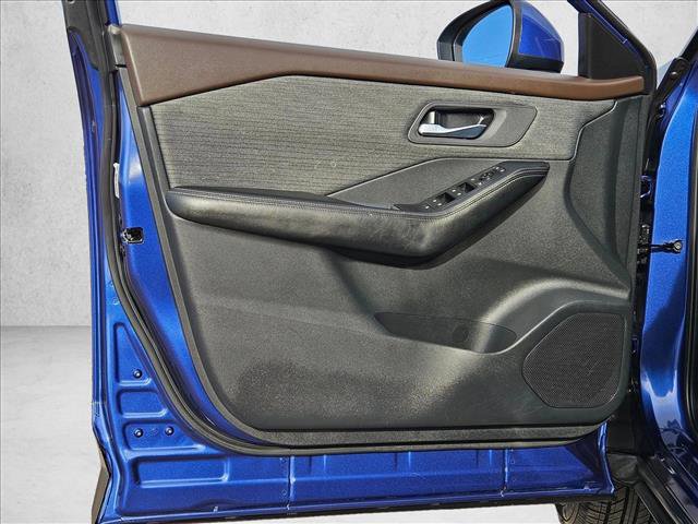 Used 2023 Nissan Rogue SV image 10