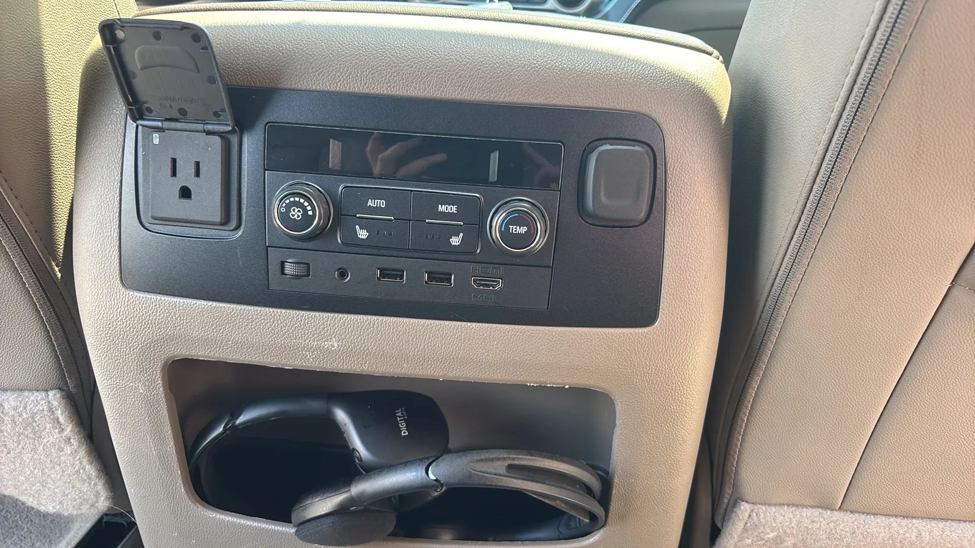 Used 2019 Chevrolet Tahoe Premier AWD/4WD image 21