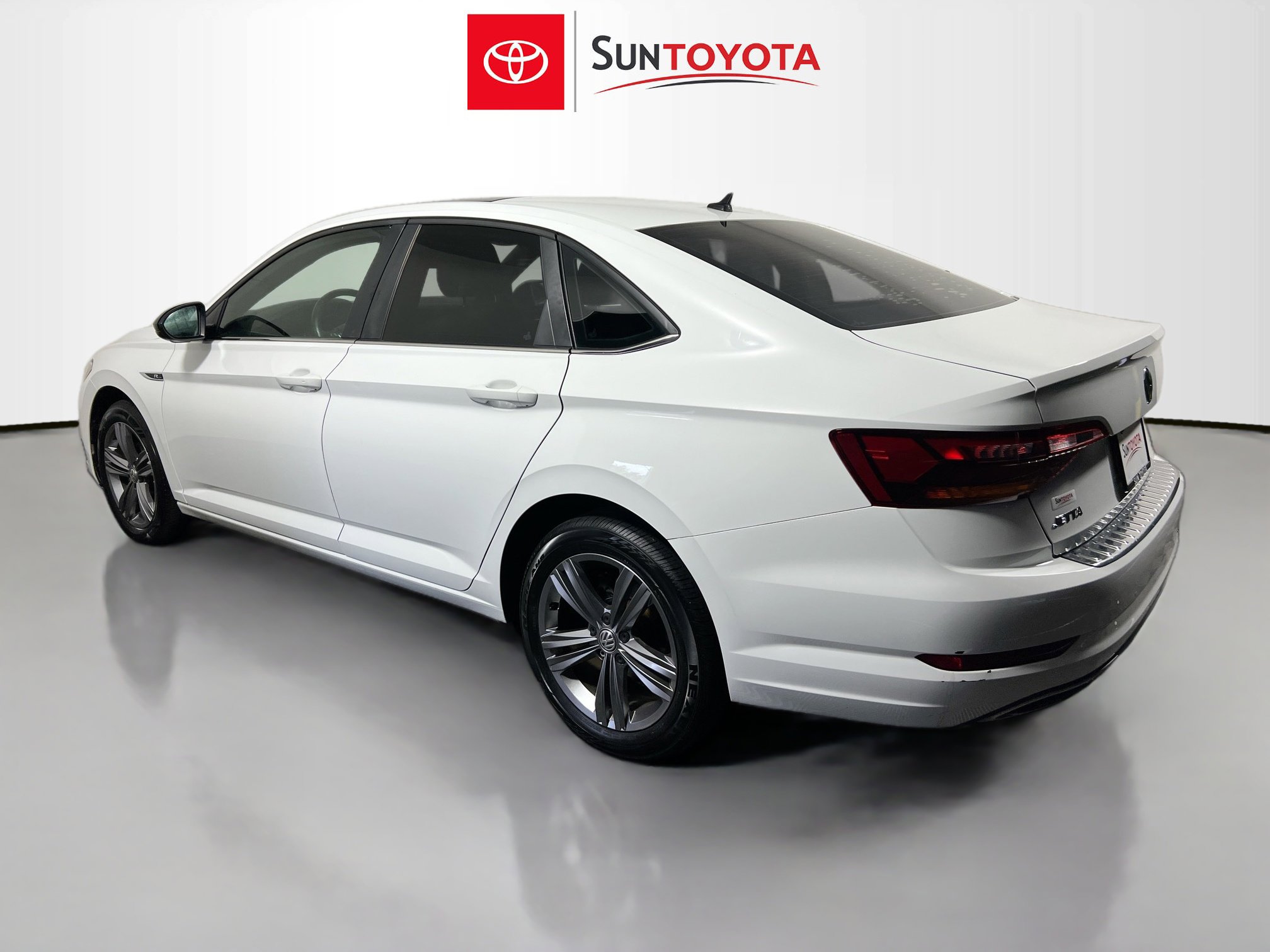 Used 2019 Volkswagen Jetta R-Line w/ R-Line Cold Weather Package FWD image 6