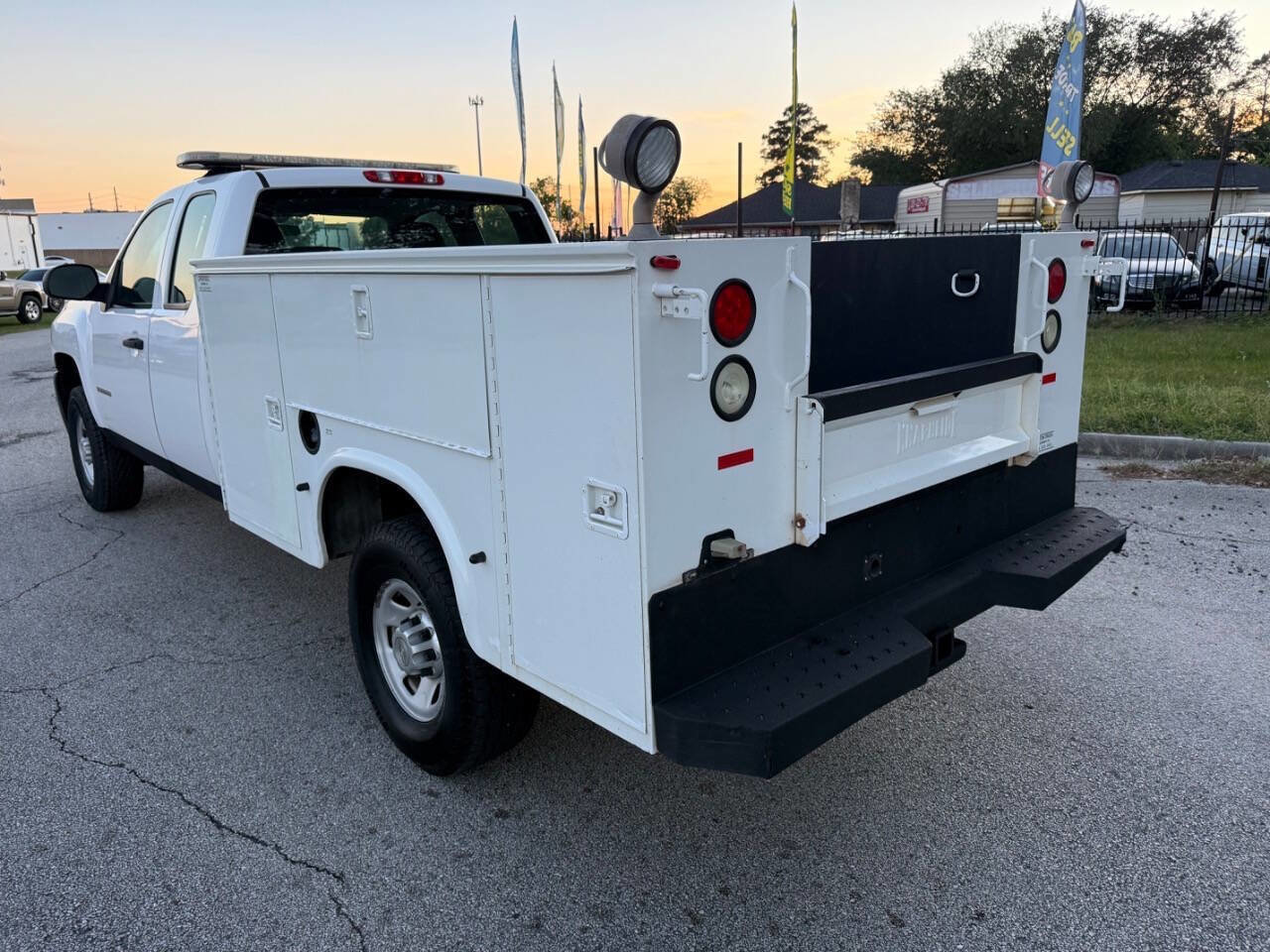 Used 2010 Chevrolet Silverado 3500 W/T w/ Snow Plow Prep Package image 11