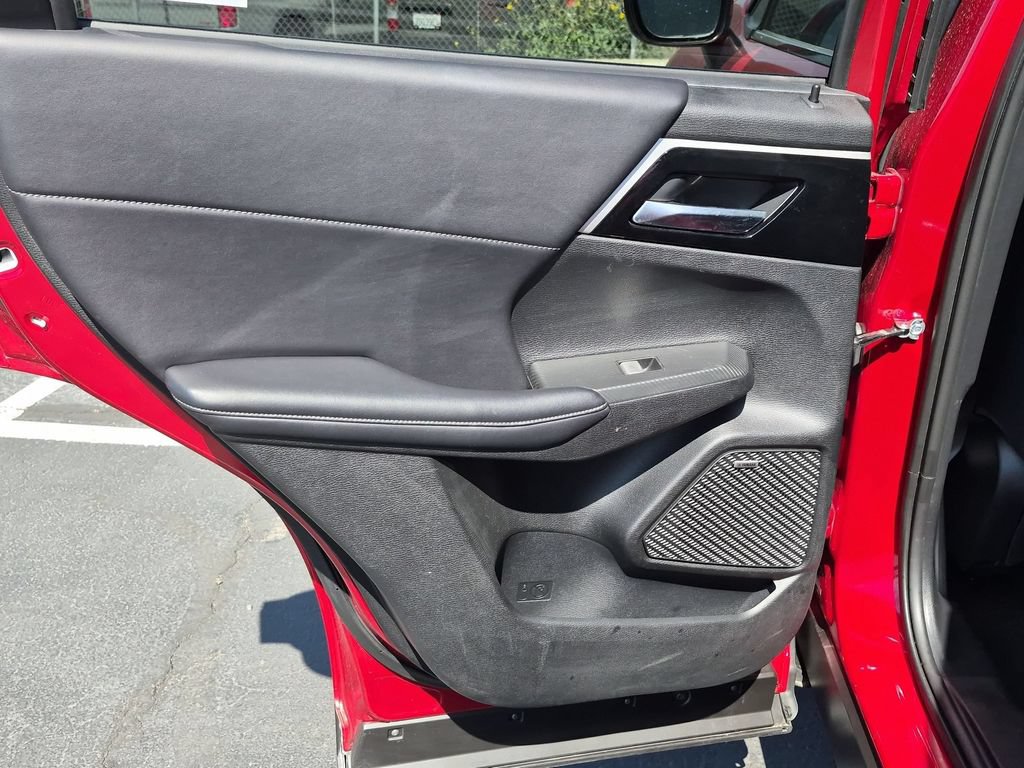 Used 2025 Mitsubishi Outlander SE AWD/4WD image 27