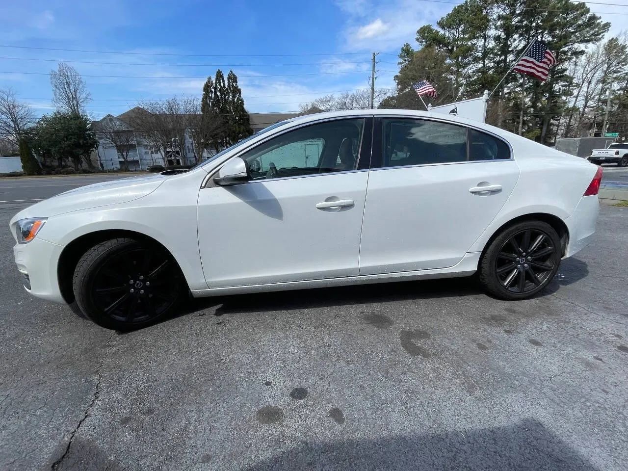 Used 2016 Volvo S60 T5 Inscription Platinum image 5