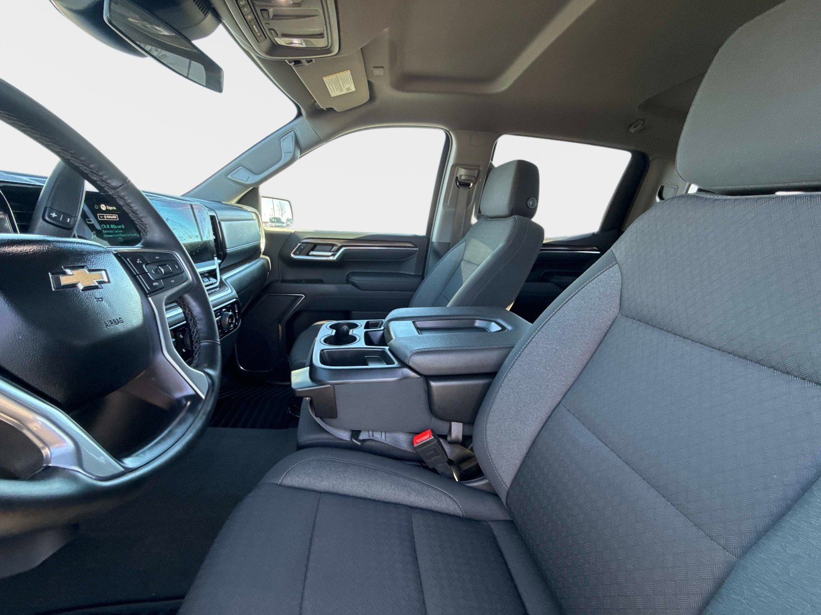 Used 2025 Chevrolet Silverado 1500 LT image 23