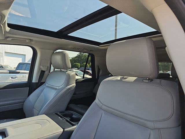 Used 2025 Ford Expedition Max Active RWD image 10