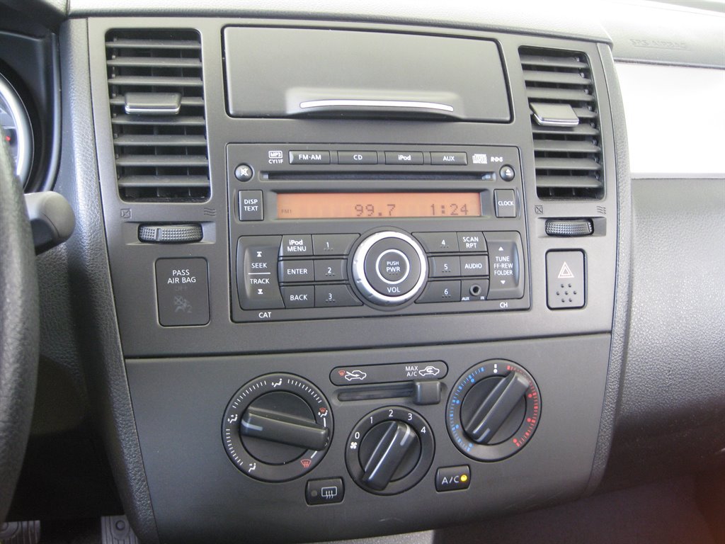 Used 2012 Nissan Versa 1.8 S w/ Special Edition Pkg FWD image 17