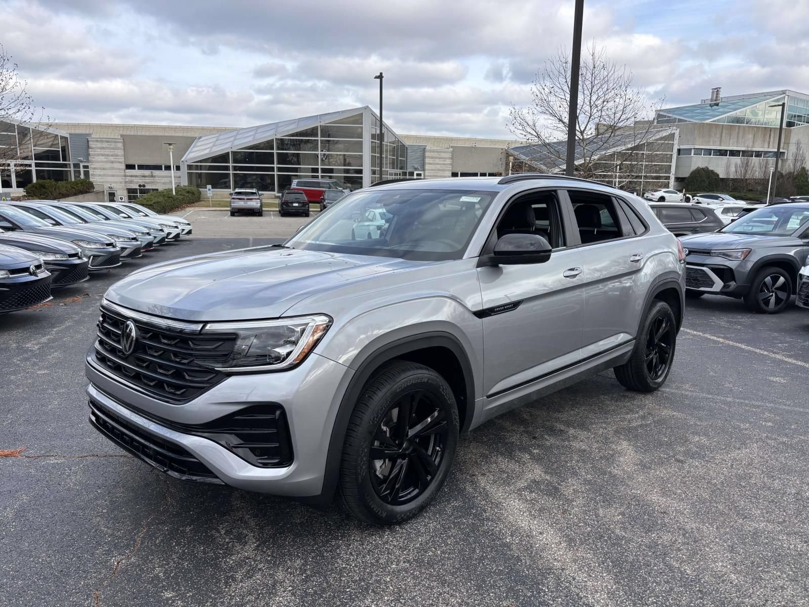New 2026 Volkswagen Atlas Cross Sport SEL R-Line AWD/4WD image 3
