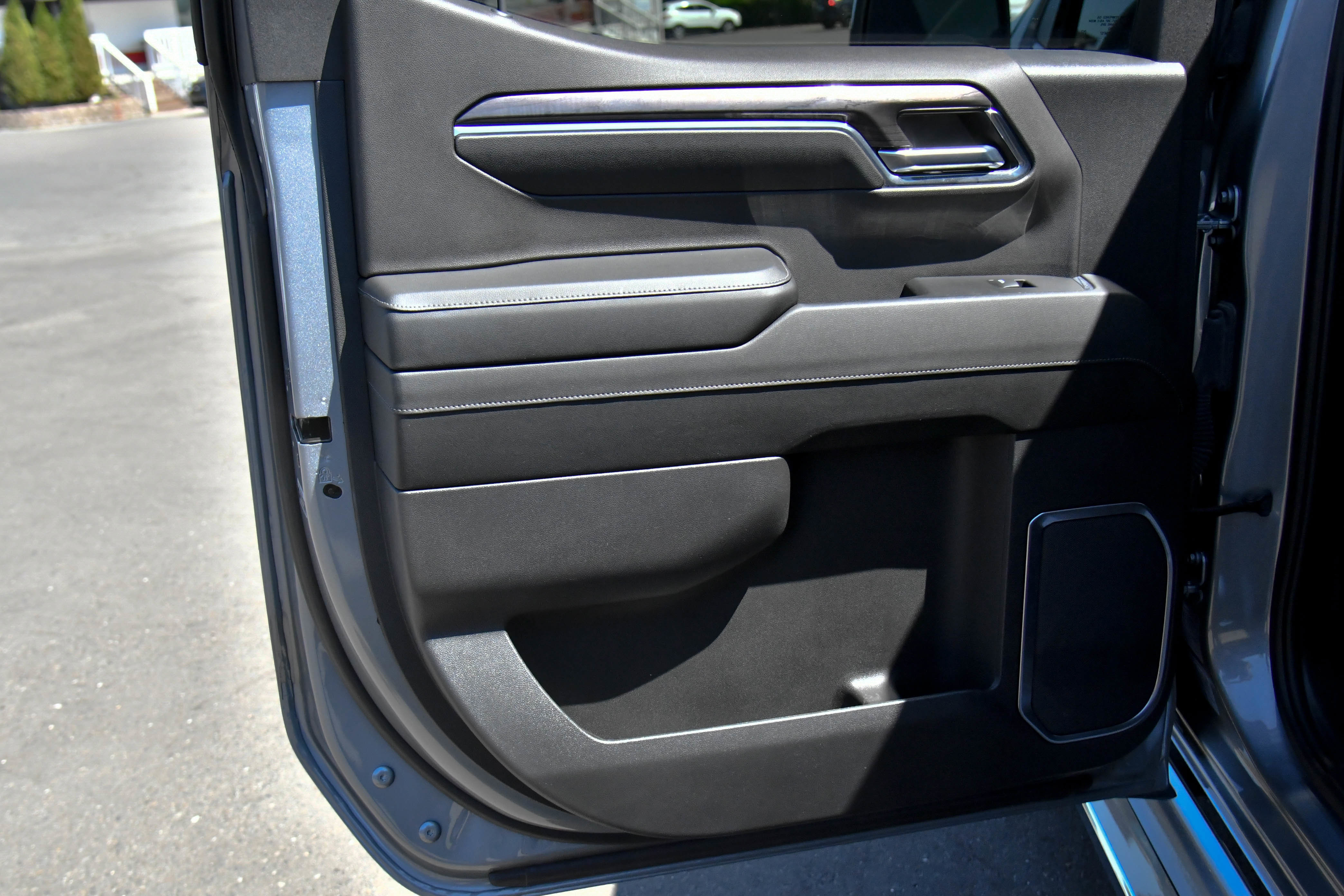 Used 2024 Chevrolet Silverado 1500 LTZ w/ Technology Package AWD/4WD image 47