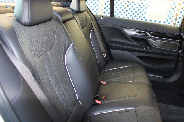 Used 2019 BMW 750i M SPORT DRIVER ASSIST+ w/ M Sport Package image 11