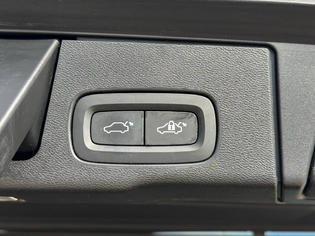 Used 2019 Volvo XC60 T5 Inscription w/ Protection Package Premier FWD image 21