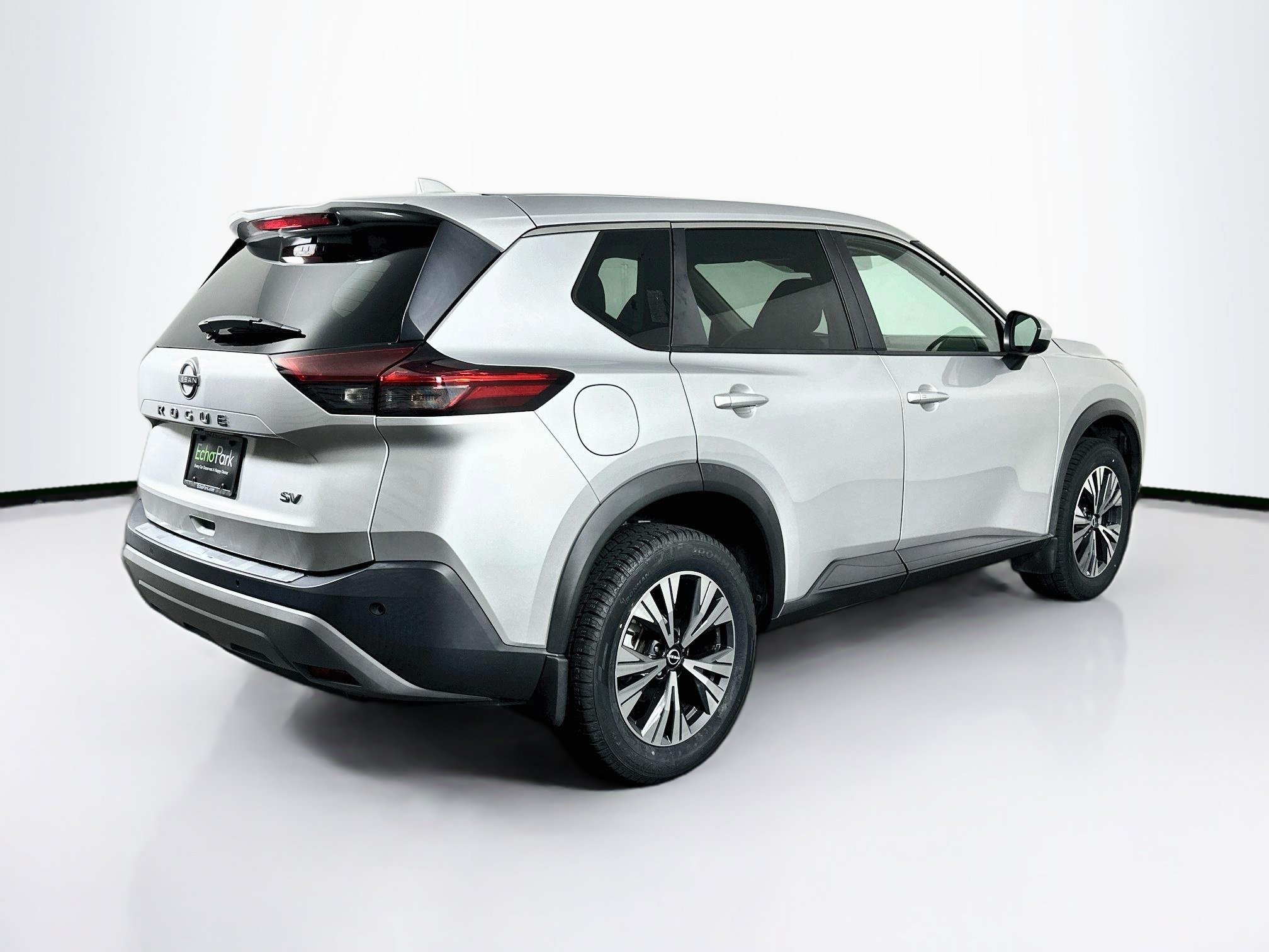 Used 2023 Nissan Rogue SV FWD image 9