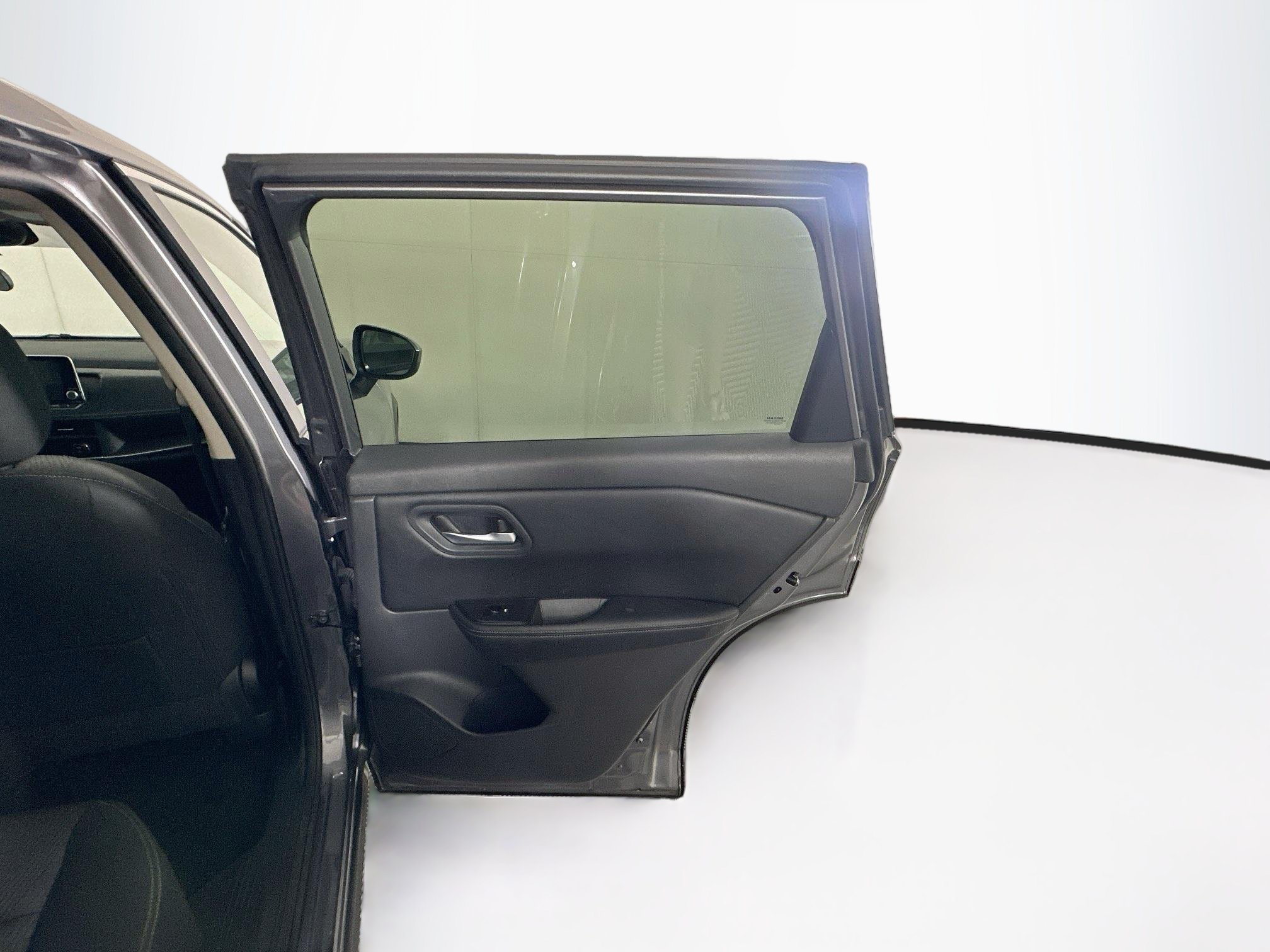 Used 2025 Nissan Rogue SV FWD image 29