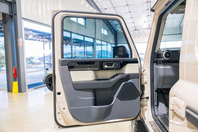 Used 2025 INEOS Grenadier image 12