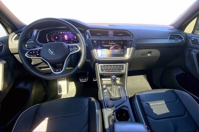 Used 2022 Volkswagen Tiguan SEL R-Line AWD/4WD image 15