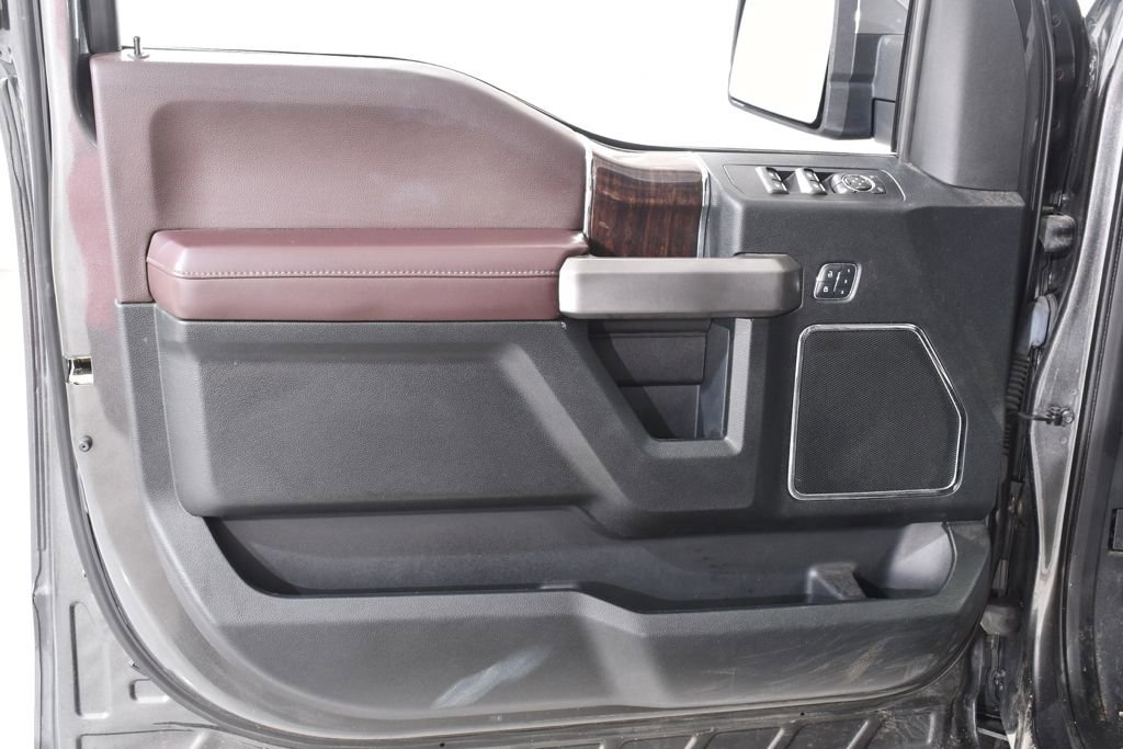 Used 2017 Ford F150 Platinum w/ Equipment Group 701A Luxury AWD/4WD image 25