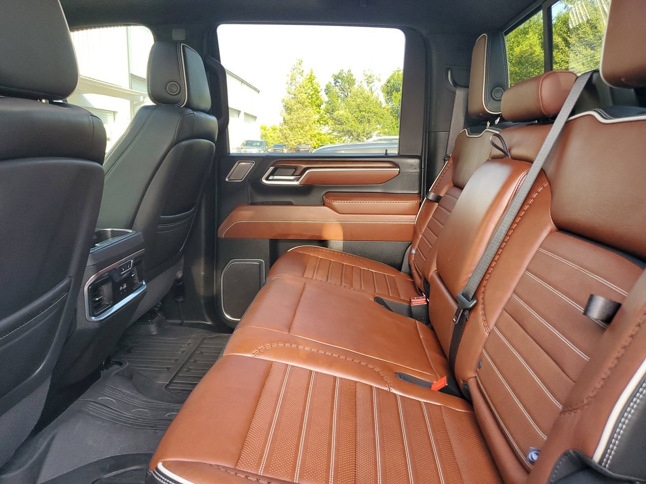 Used 2025 GMC Sierra 3500 Denali Ultimate AWD/4WD image 11