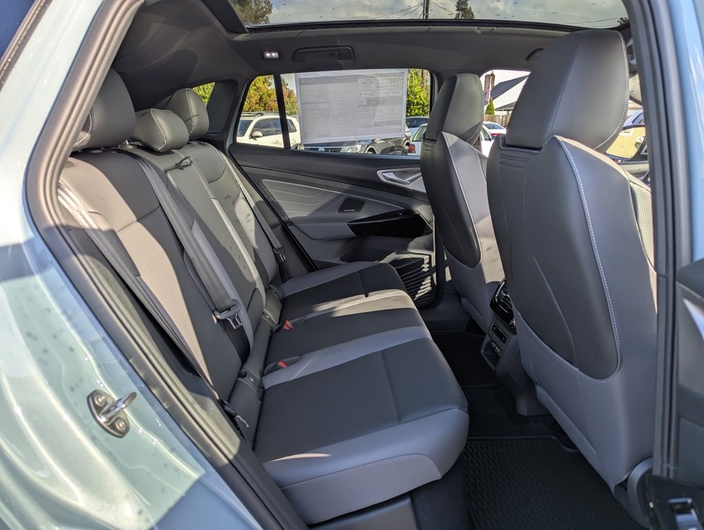New 2025 Volkswagen ID.4 Pro S Plus image 31
