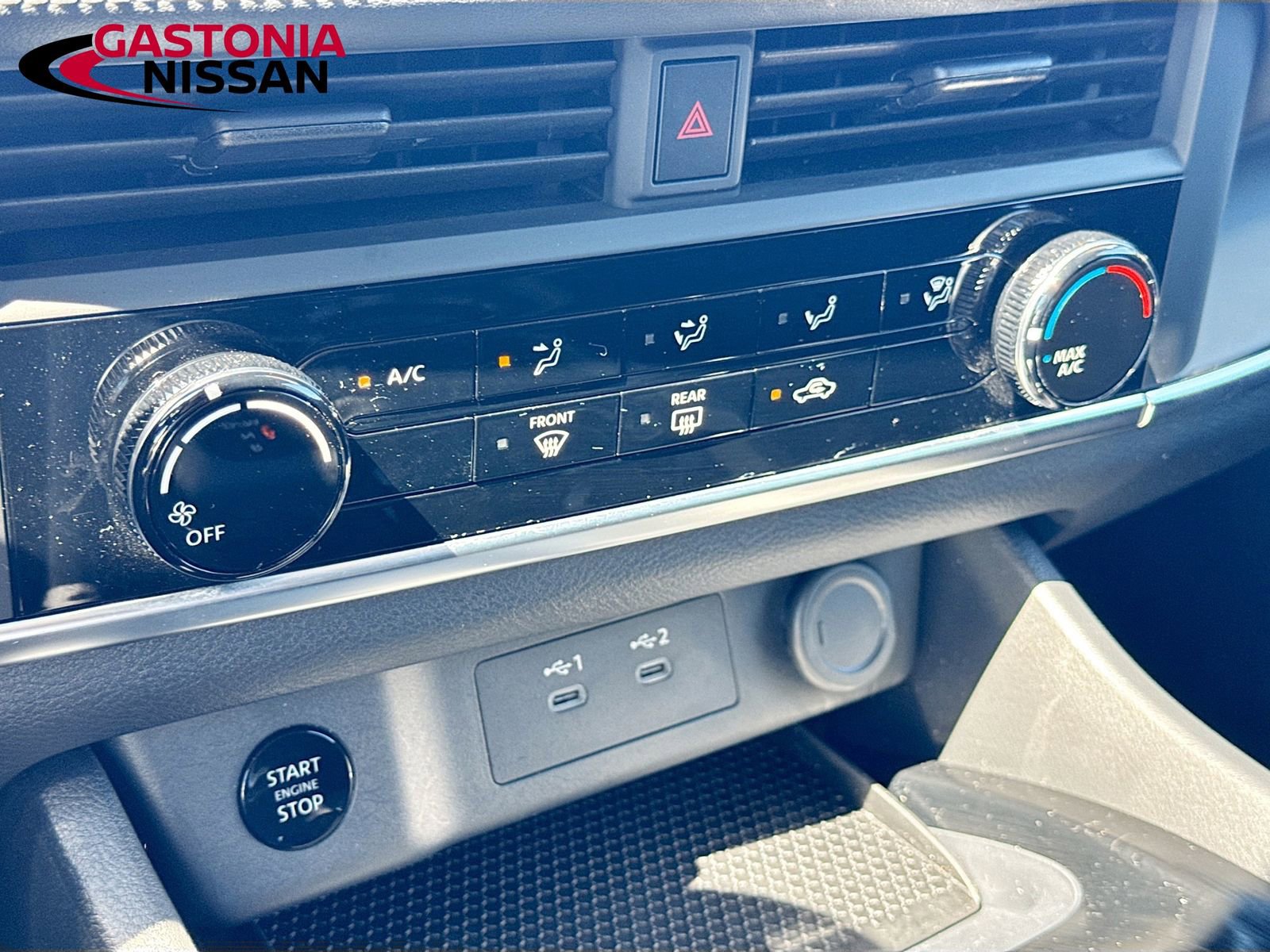 Used 2025 Nissan Rogue S FWD image 19