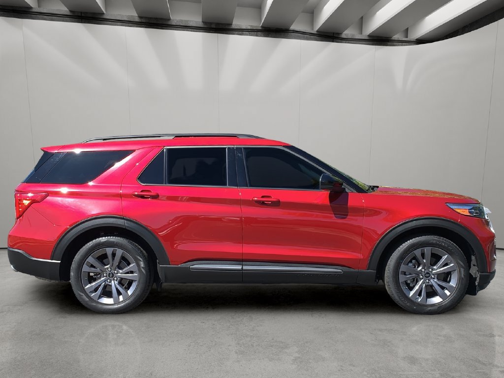 Used 2022 Ford Explorer XLT w/ Equipment Group 202A RWD image 6