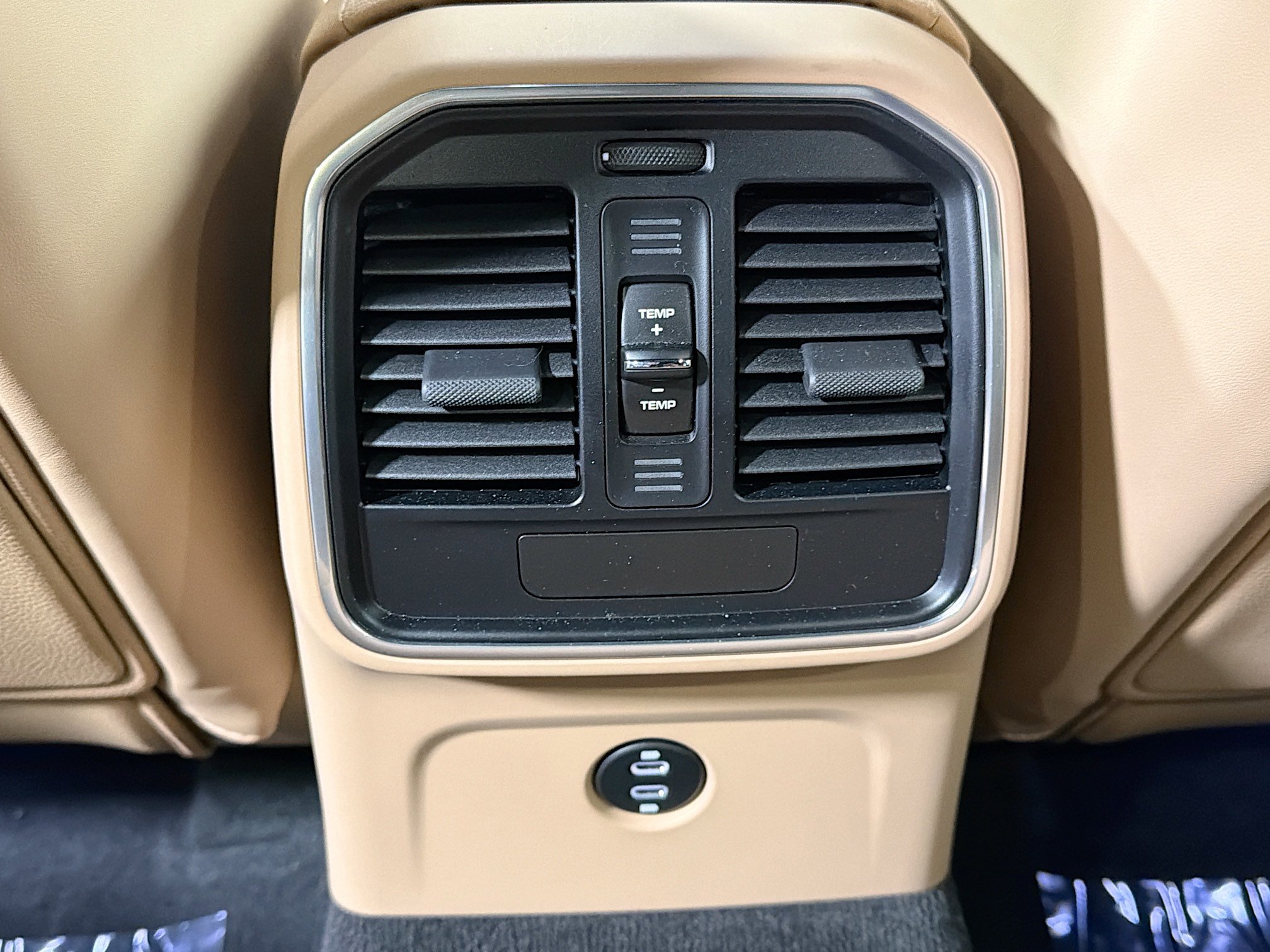 Certified 2025 Porsche Macan image 20