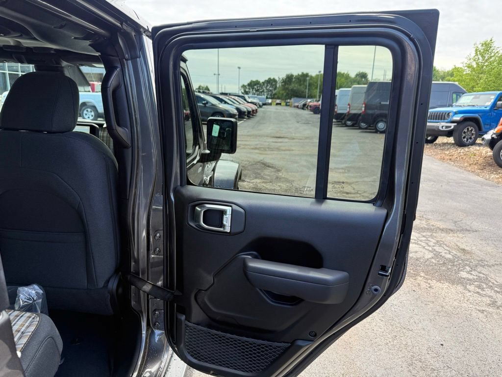 New 2026 Jeep Gladiator Sport AWD/4WD image 45