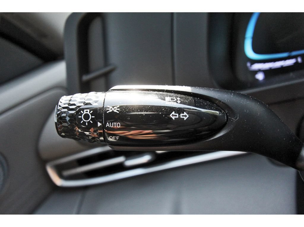 Certified 2026 Hyundai Elantra SE FWD image 20