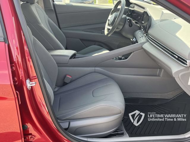 Certified 2025 Hyundai Elantra SEL FWD image 26