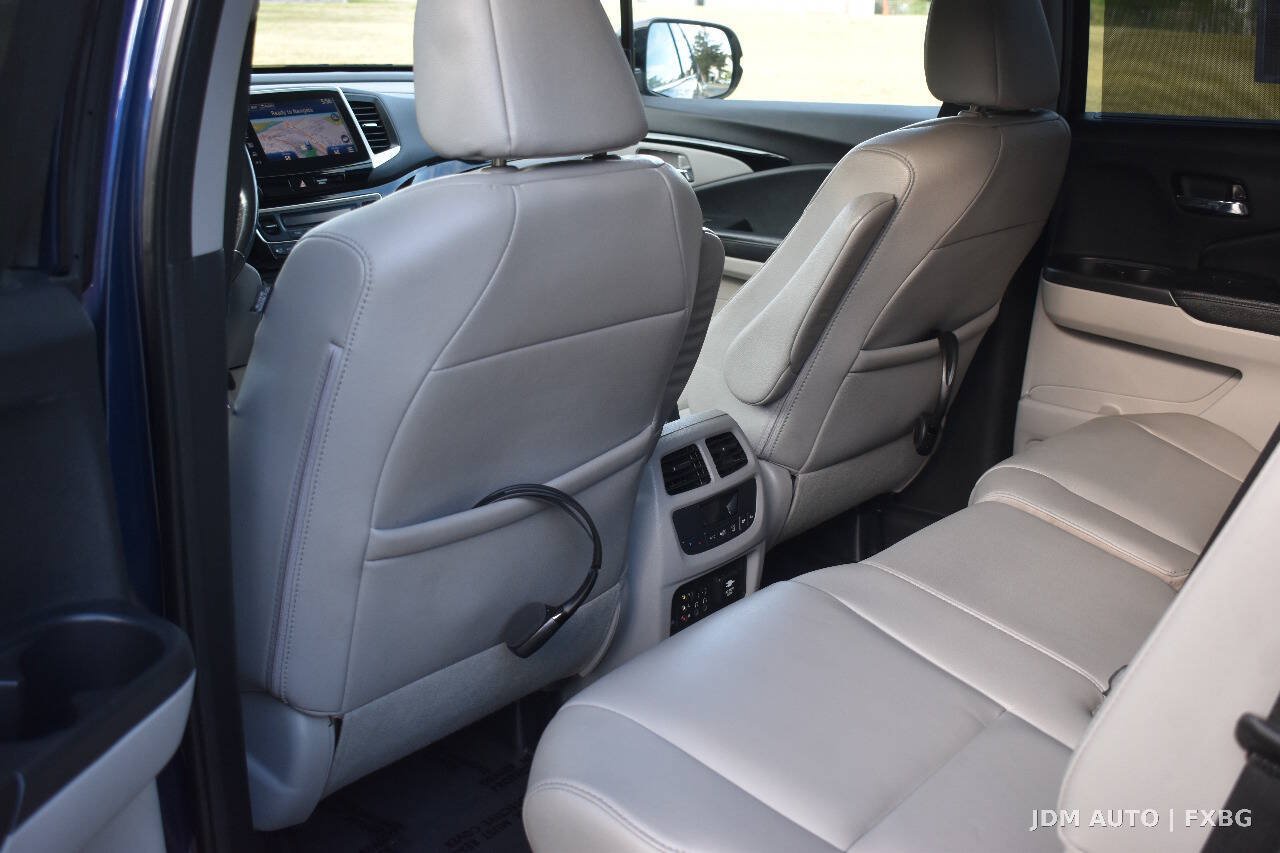 Used 2016 Honda Pilot Touring image 17