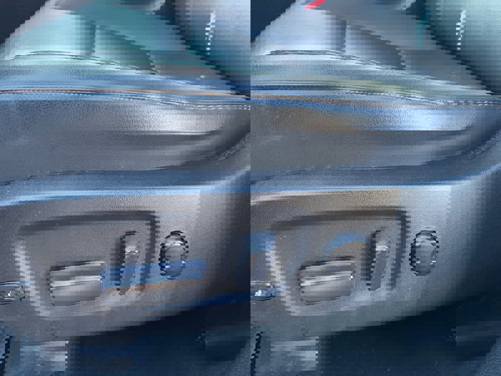 Used 2019 Toyota Highlander XLE image 18