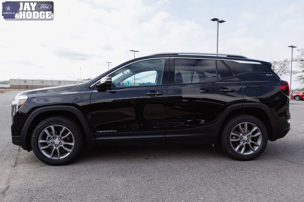 Used 2024 GMC Terrain SLT image 43