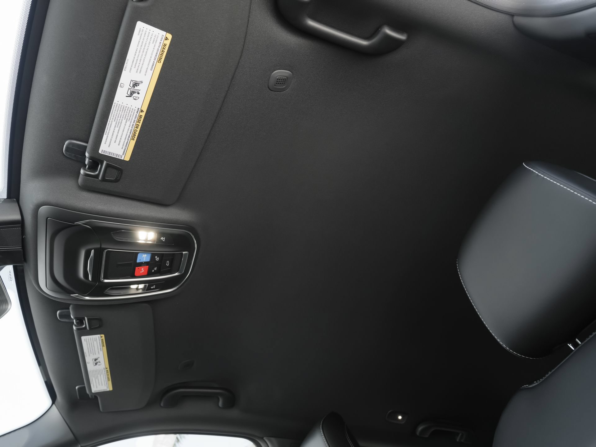 Used 2025 Jeep Grand Cherokee Altitude RWD image 23