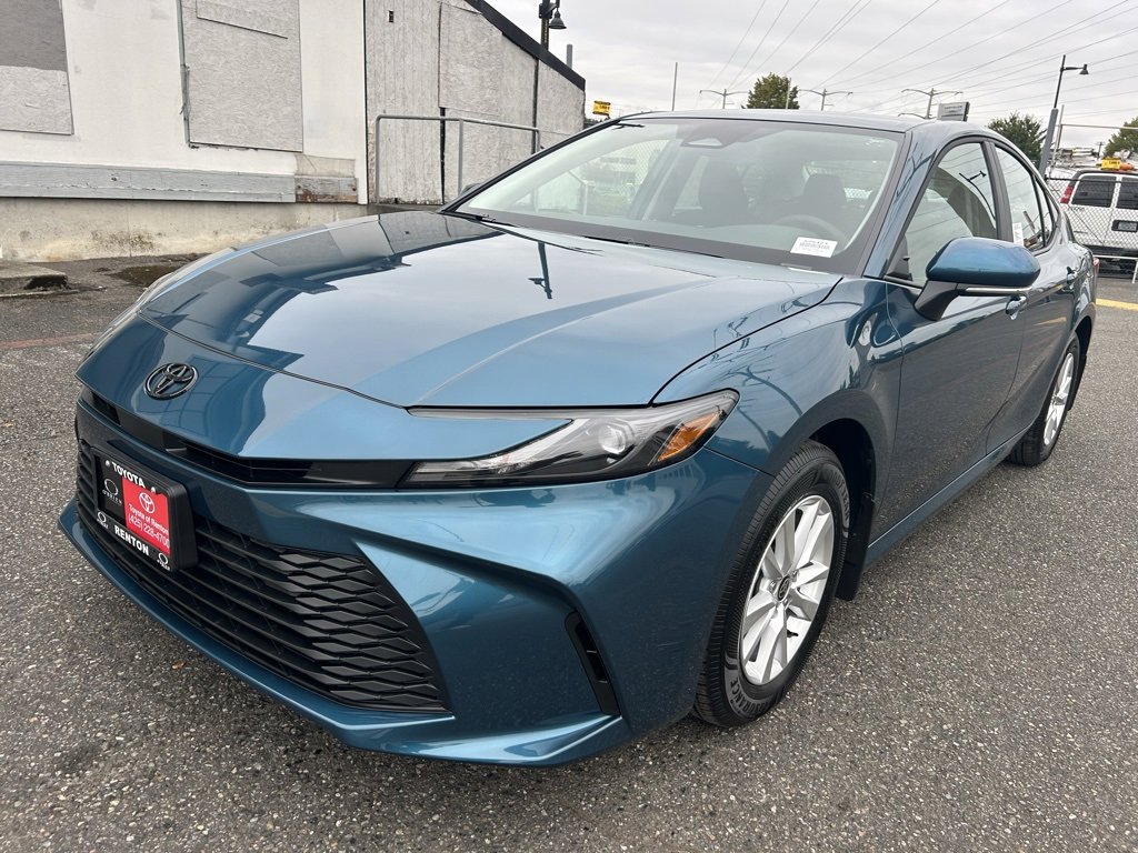 New 2025 Toyota Camry LE