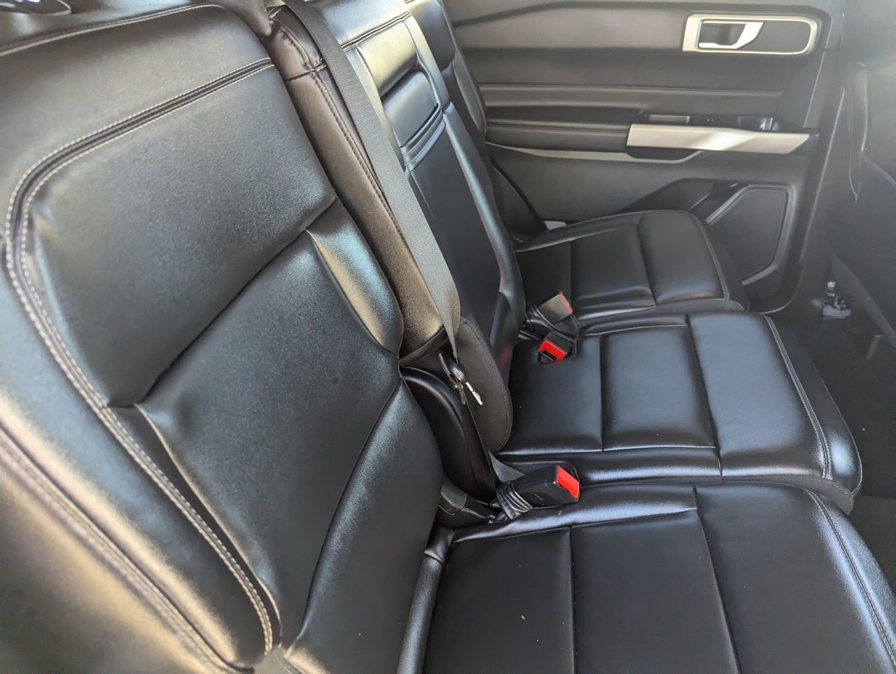 Used 2023 Ford Explorer XLT w/ Equipment Group 202A image 8